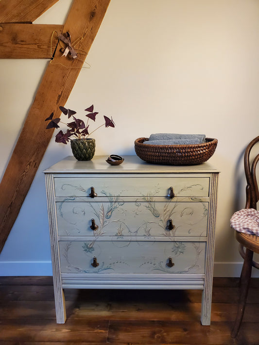 Commode peinte signée BCM HL