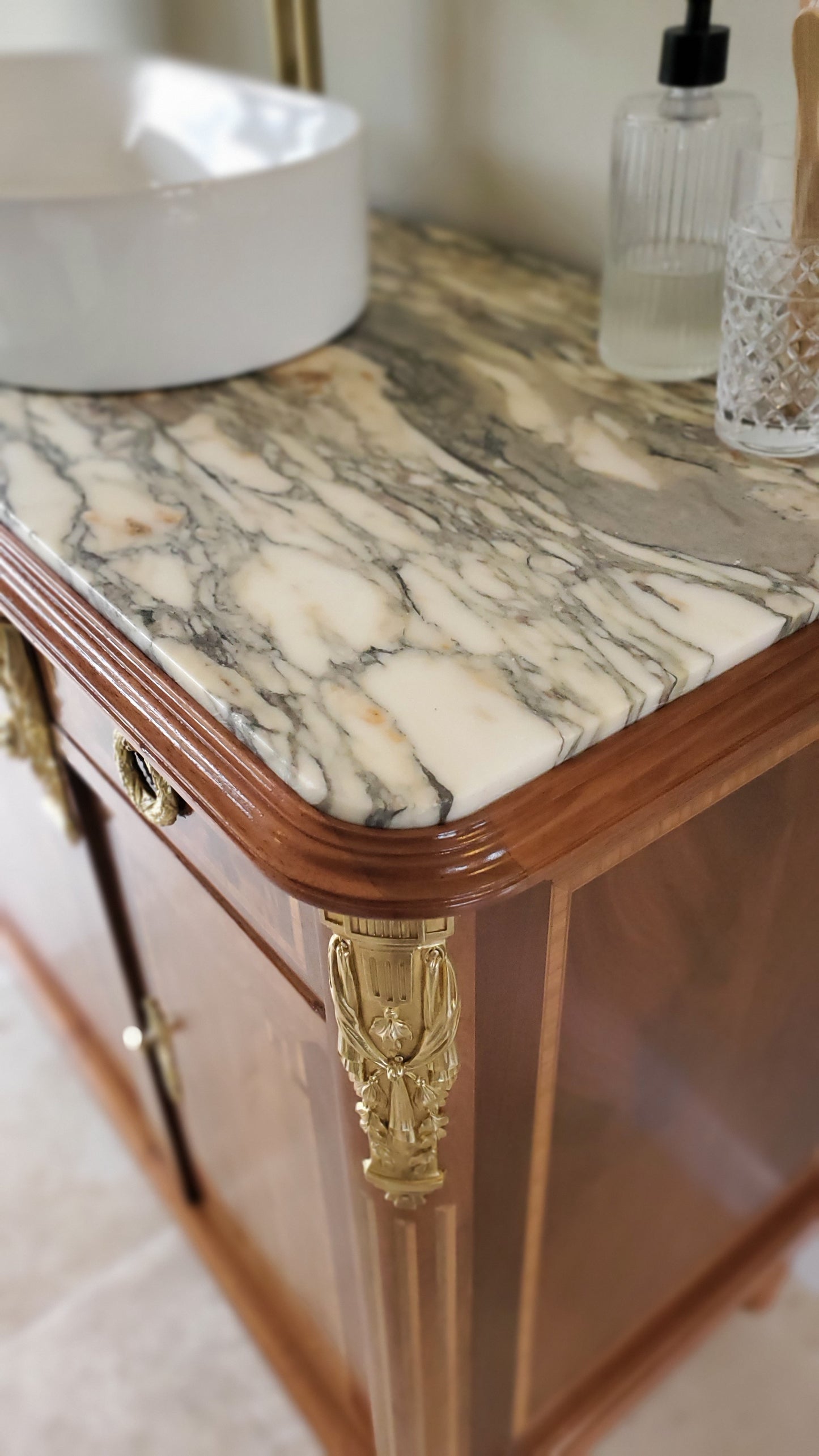 Meuble vasque style Louis XVI