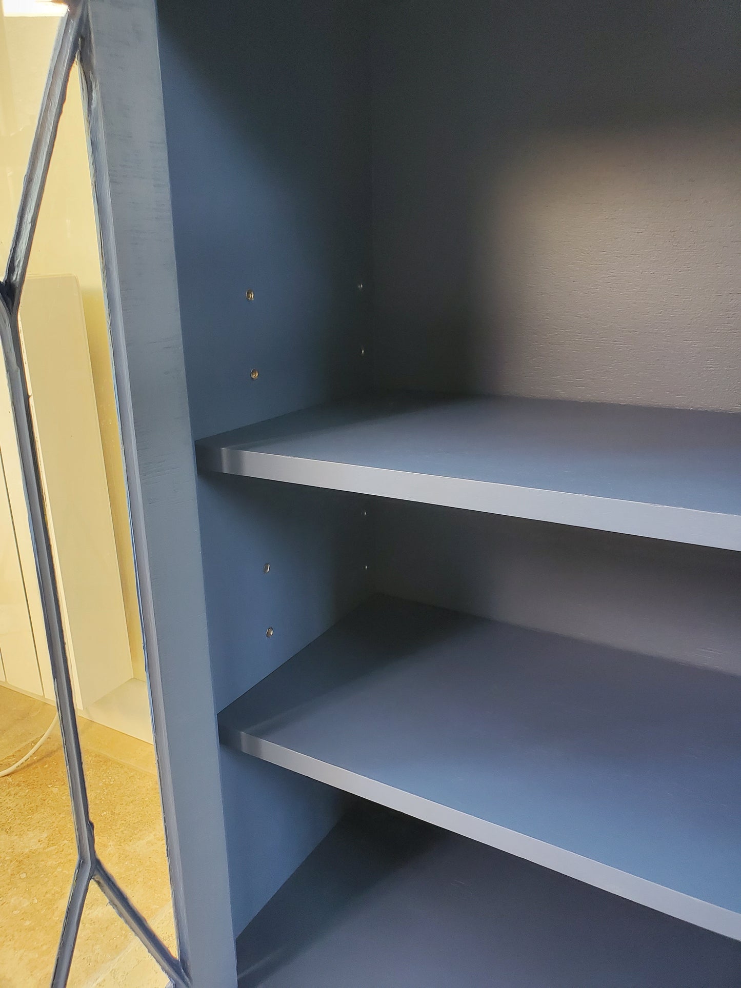 Buffet anglais bleu profond