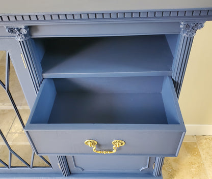 Buffet anglais bleu profond