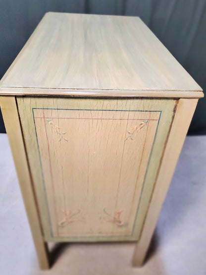 Commode peinte signée BCM HL